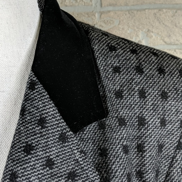 Stunning Escada Wool Blazer Velvet Collar Size 40 - Picture 4 of 8